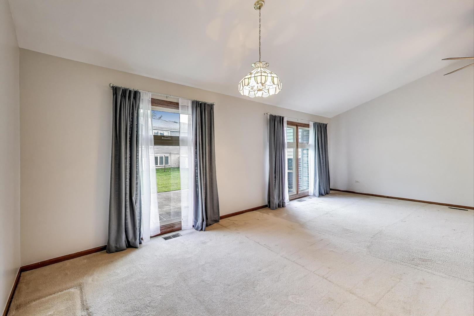 2616 N Prindle Avenue, Arlington Heights, IL 60004