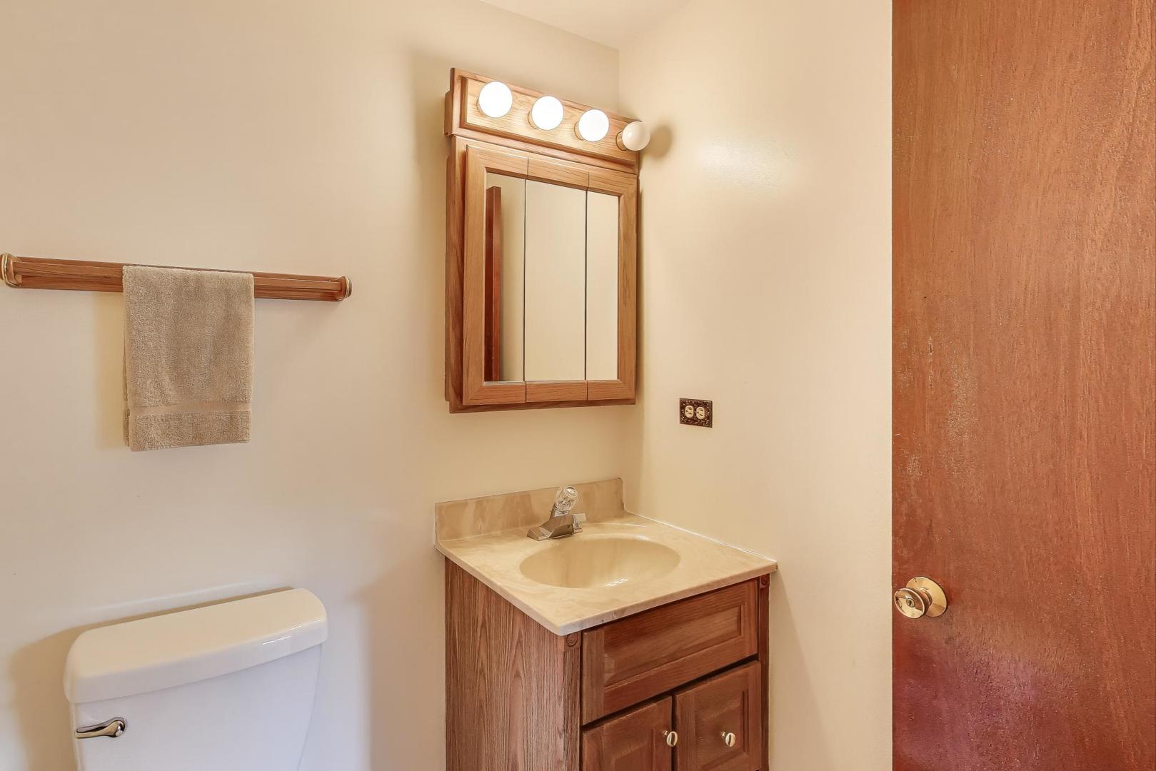 2616 N Prindle Avenue, Arlington Heights, IL 60004