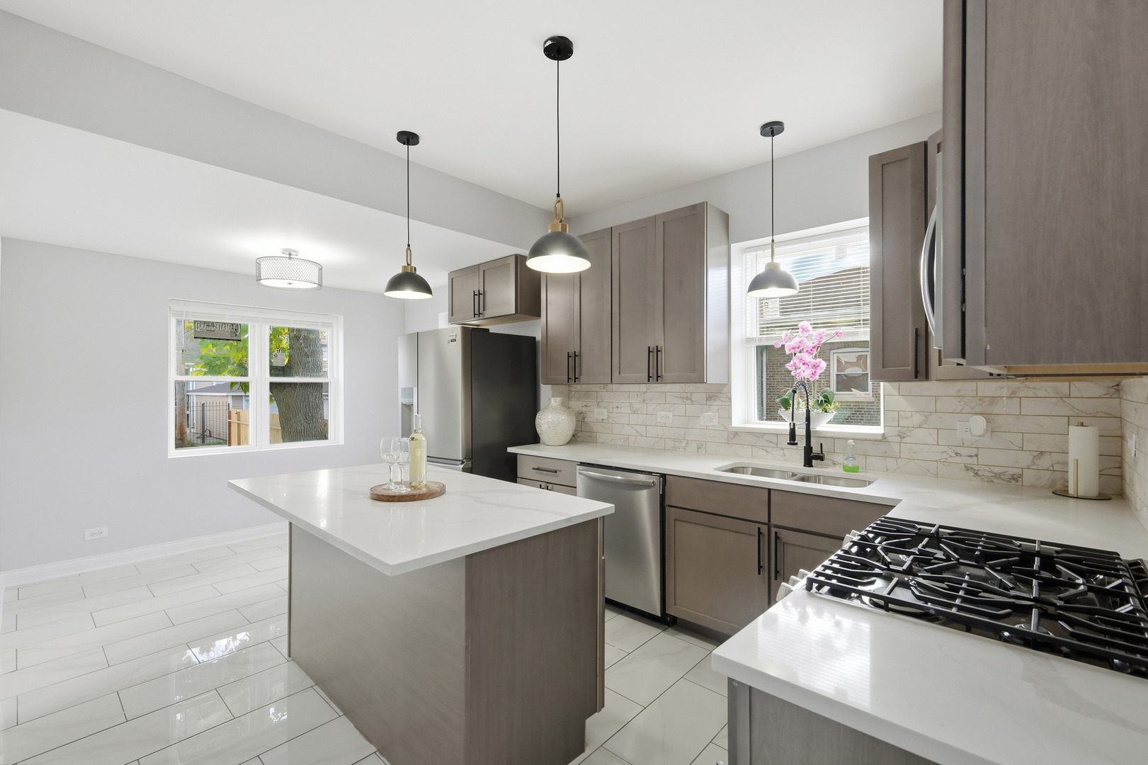 7823 S May Street, Chicago, IL 60620