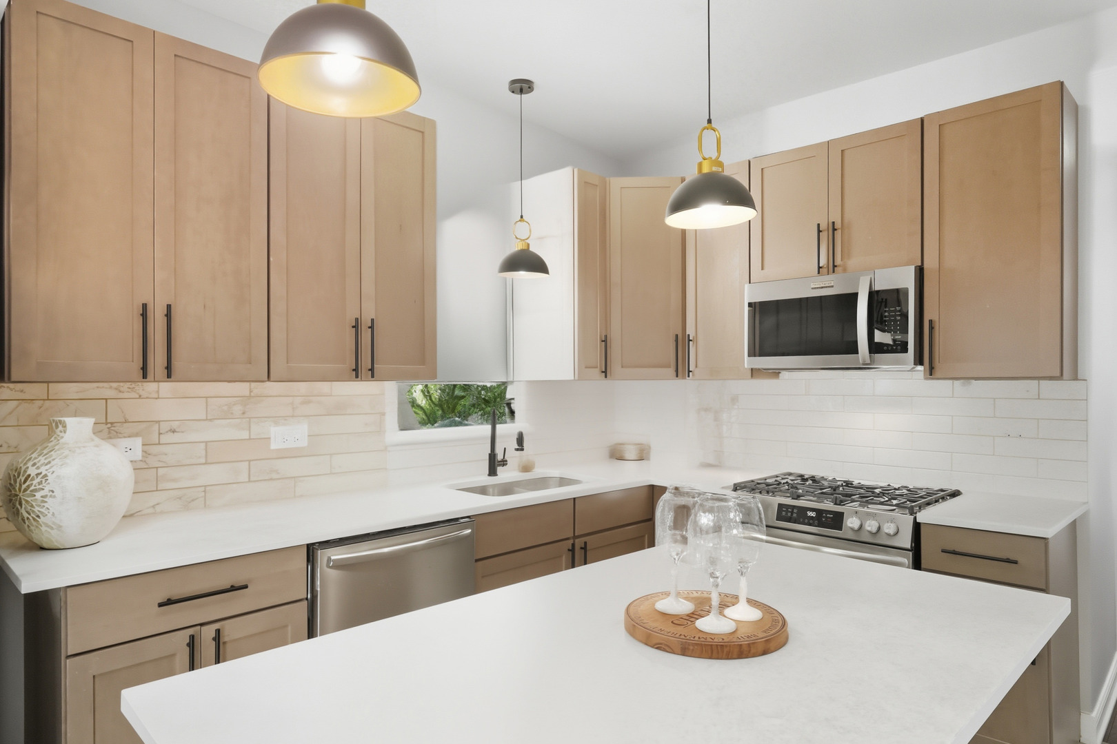 7823 S May Street, Chicago, IL 60620