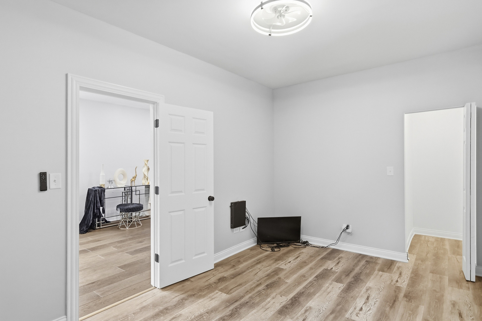 7823 S May Street, Chicago, IL 60620