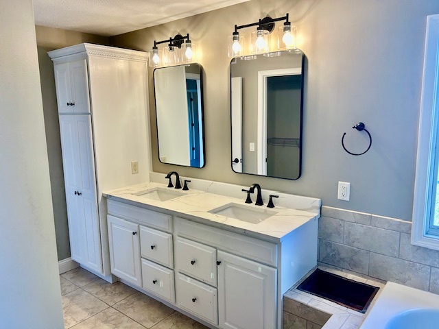 2810 Stevenson Drive, Bloomington, IL 61704