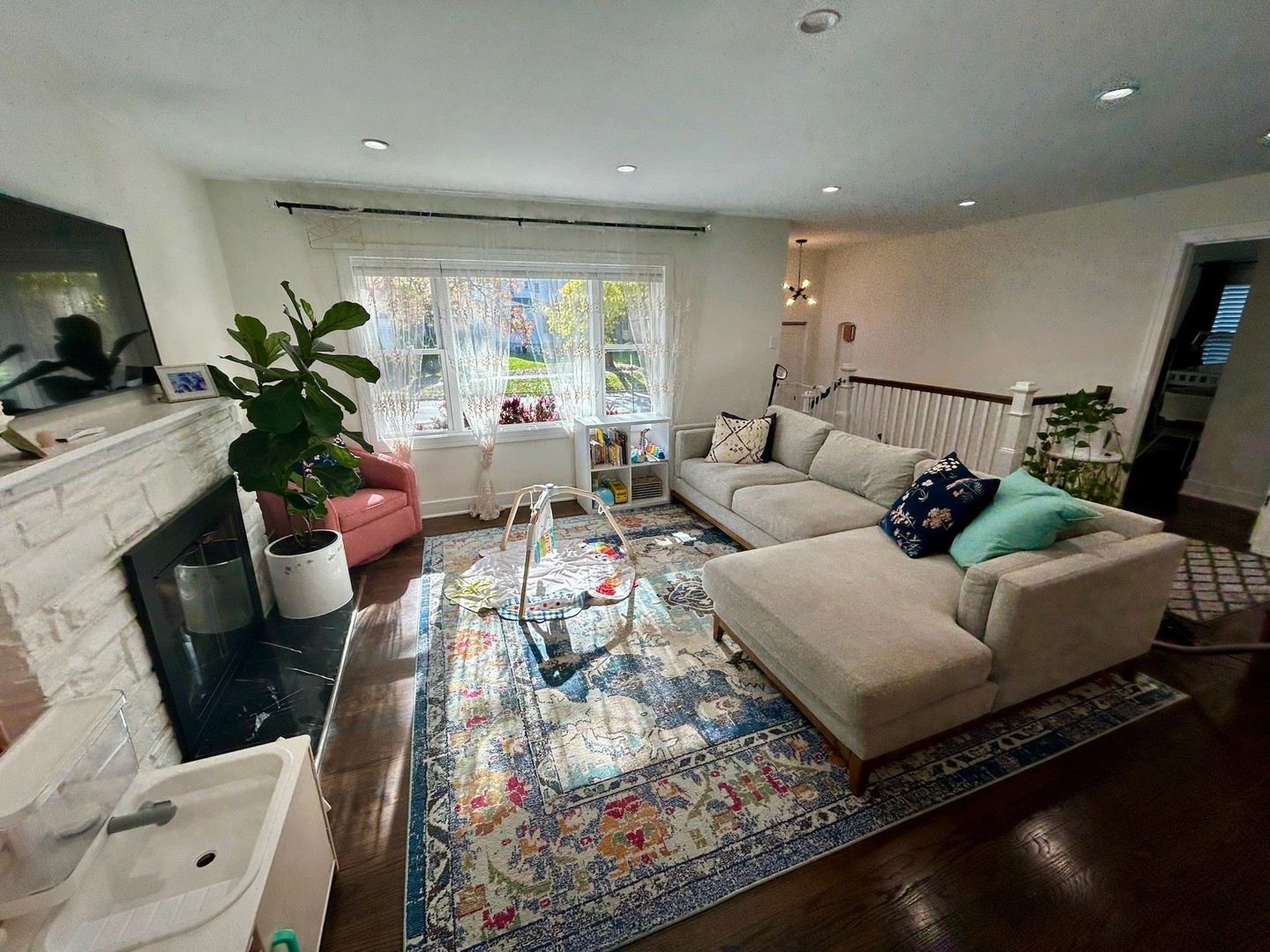 68 Lawton Road, Riverside, IL 60546