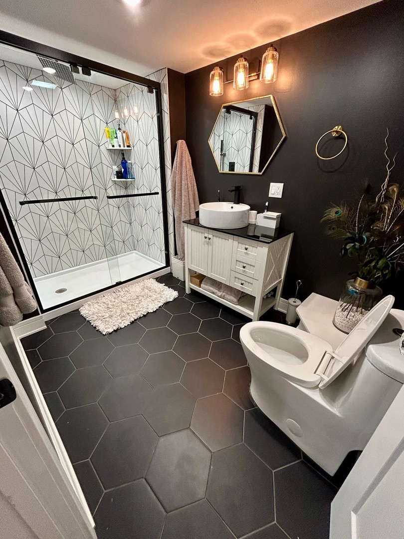 68 Lawton Road, Riverside, IL 60546