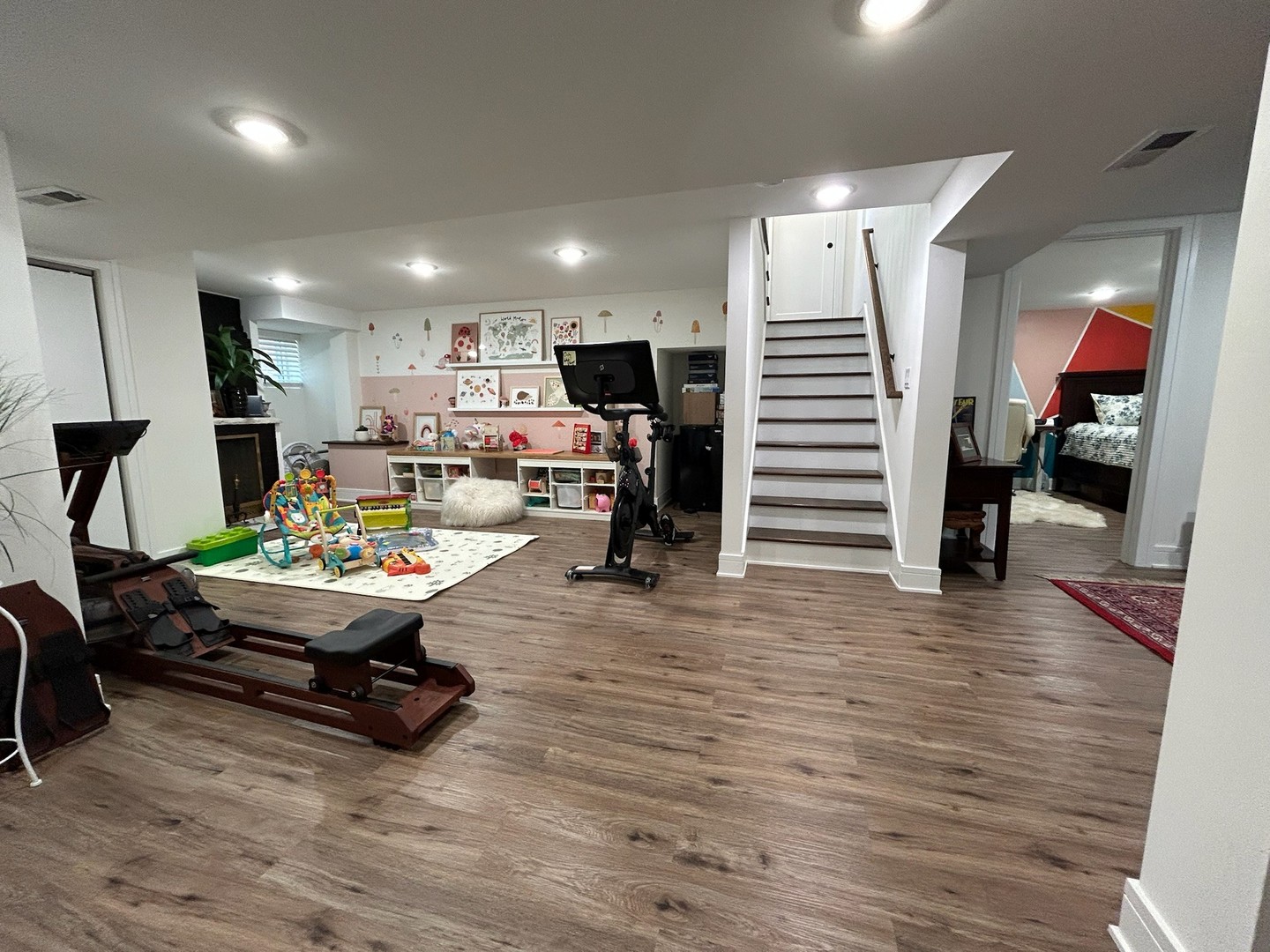 68 Lawton Road, Riverside, IL 60546