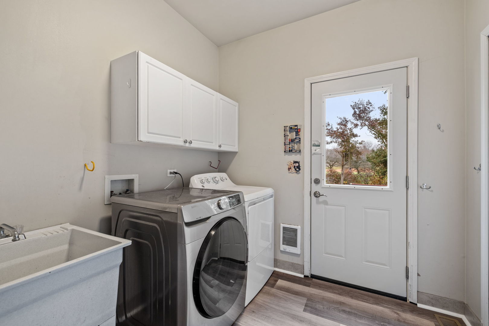 707 Crestview Drive, Bolingbrook, IL 60440