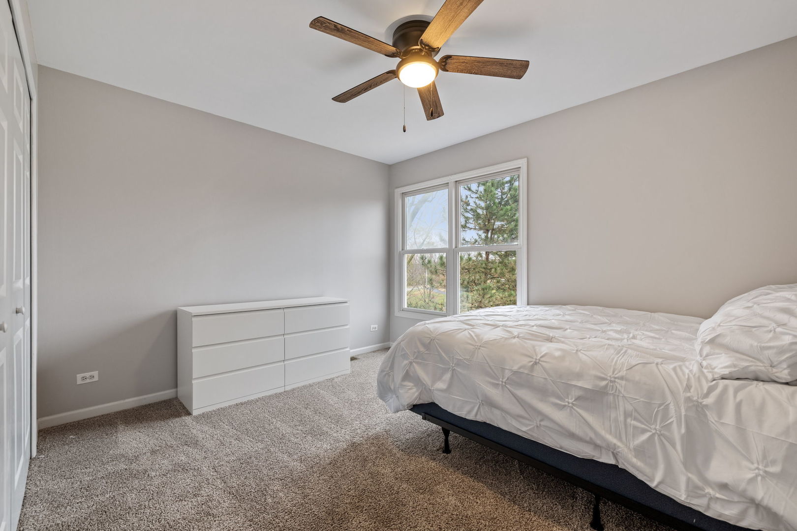 707 Crestview Drive, Bolingbrook, IL 60440