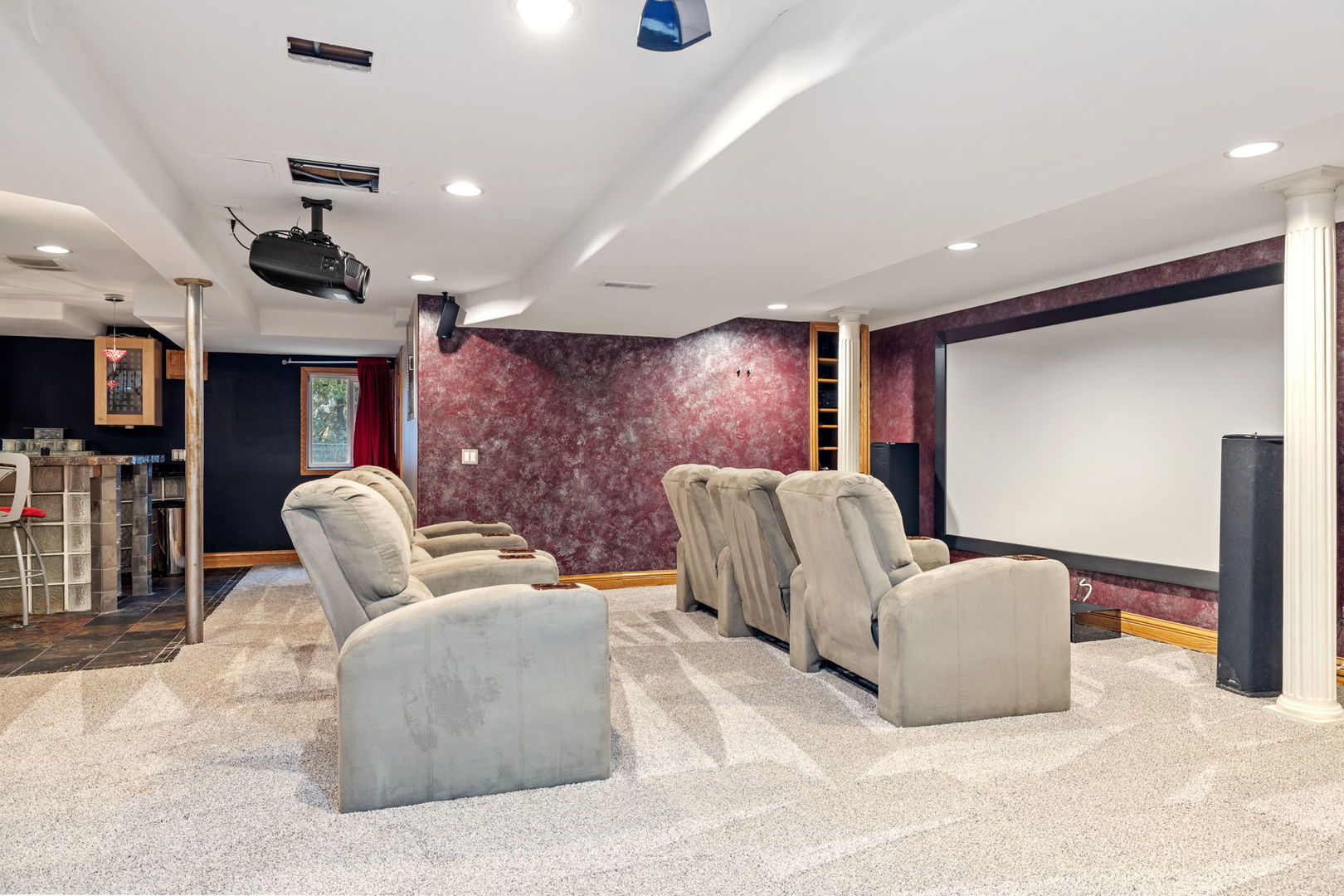 707 Crestview Drive, Bolingbrook, IL 60440