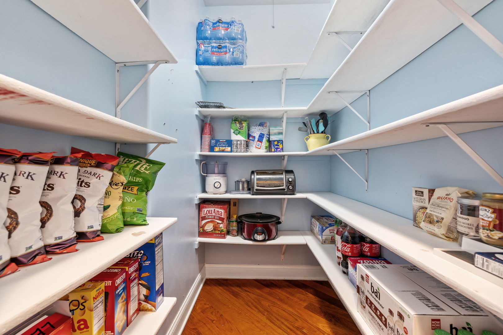 707 Crestview Drive, Bolingbrook, IL 60440