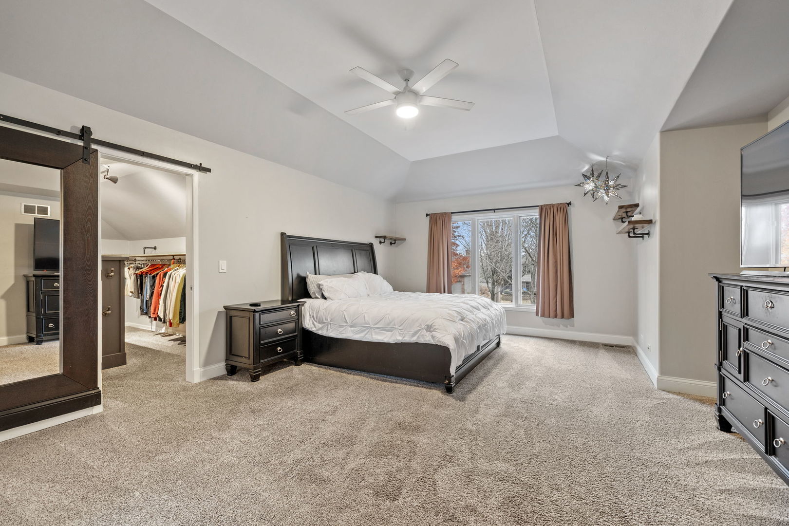 707 Crestview Drive, Bolingbrook, IL 60440