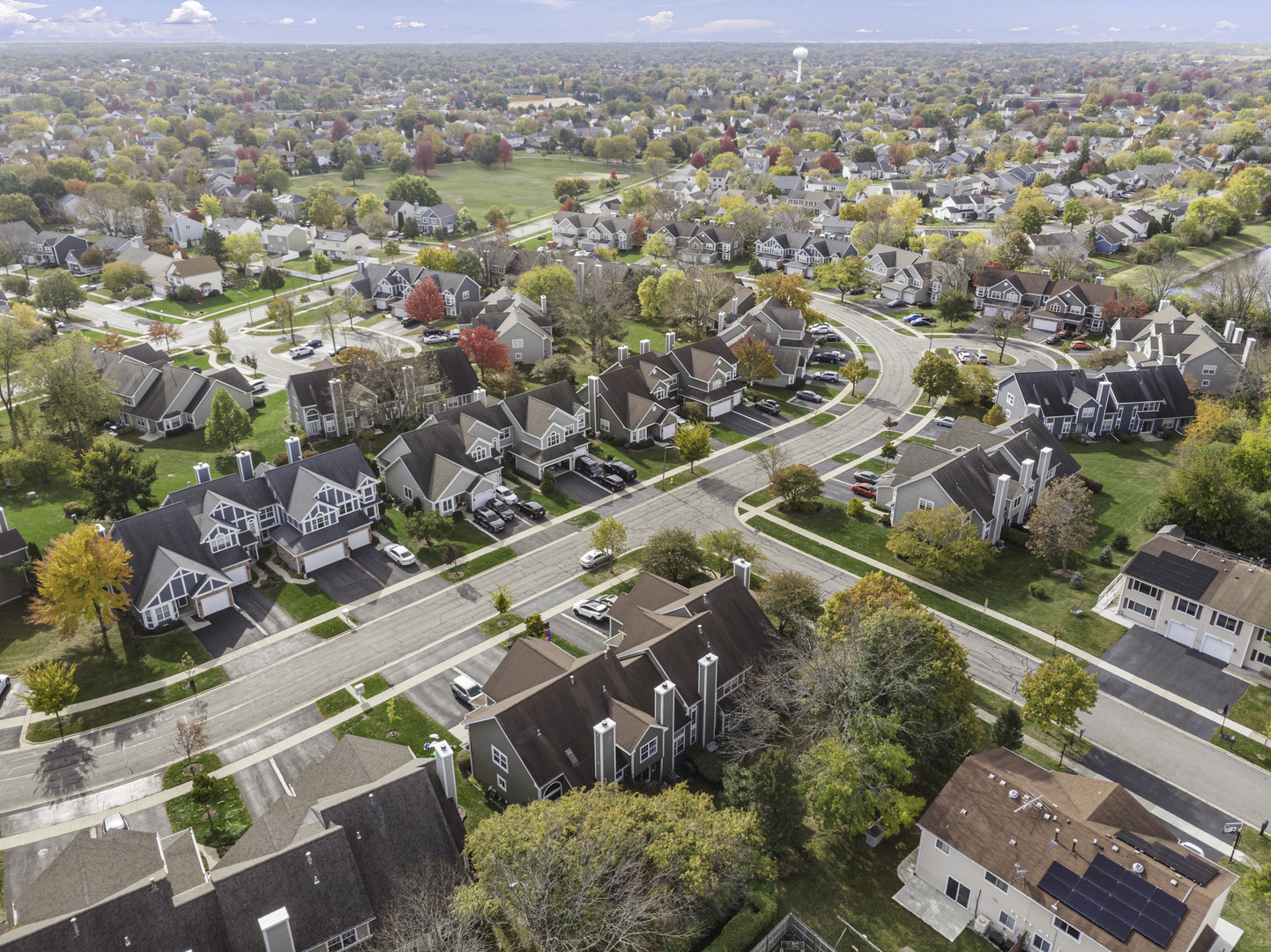 647 Kingsbridge Drive, Carol Stream, IL 60188