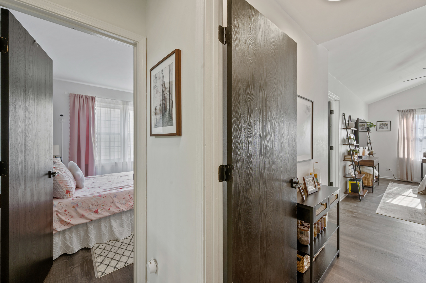 647 Kingsbridge Drive, Carol Stream, IL 60188