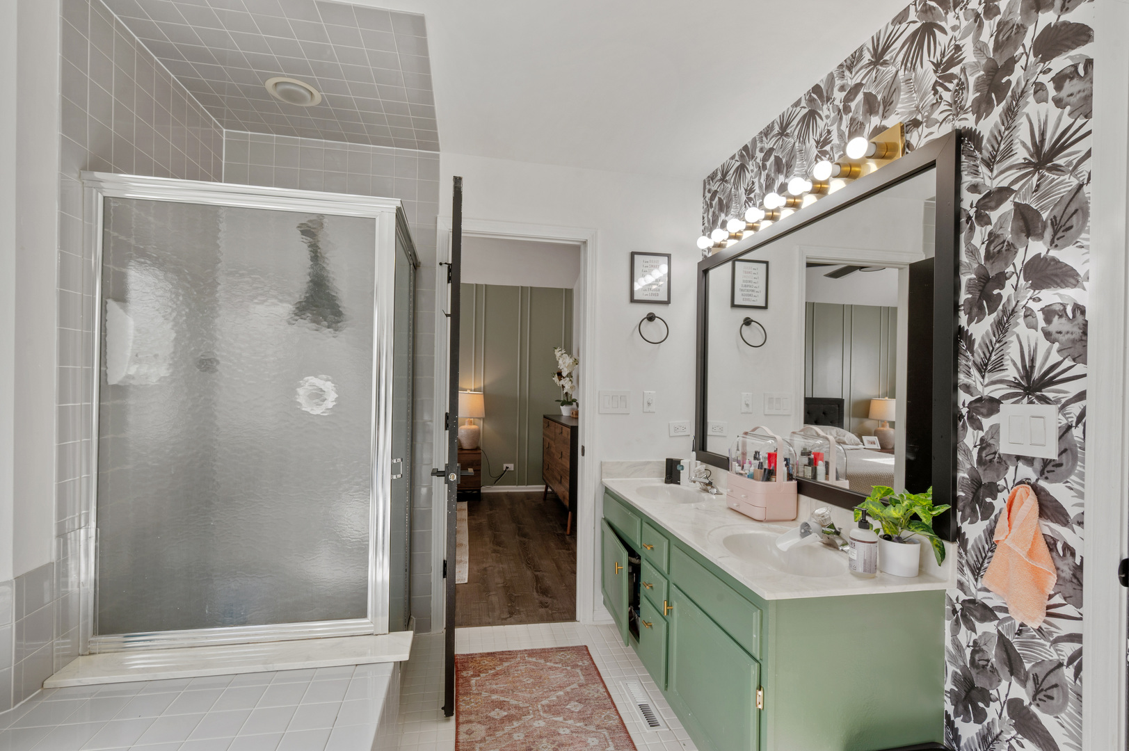 647 Kingsbridge Drive, Carol Stream, IL 60188