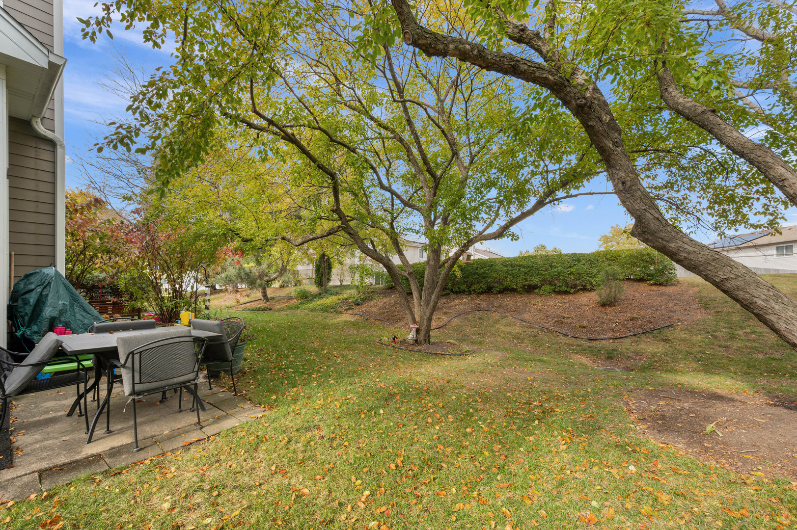 647 Kingsbridge Drive, Carol Stream, IL 60188