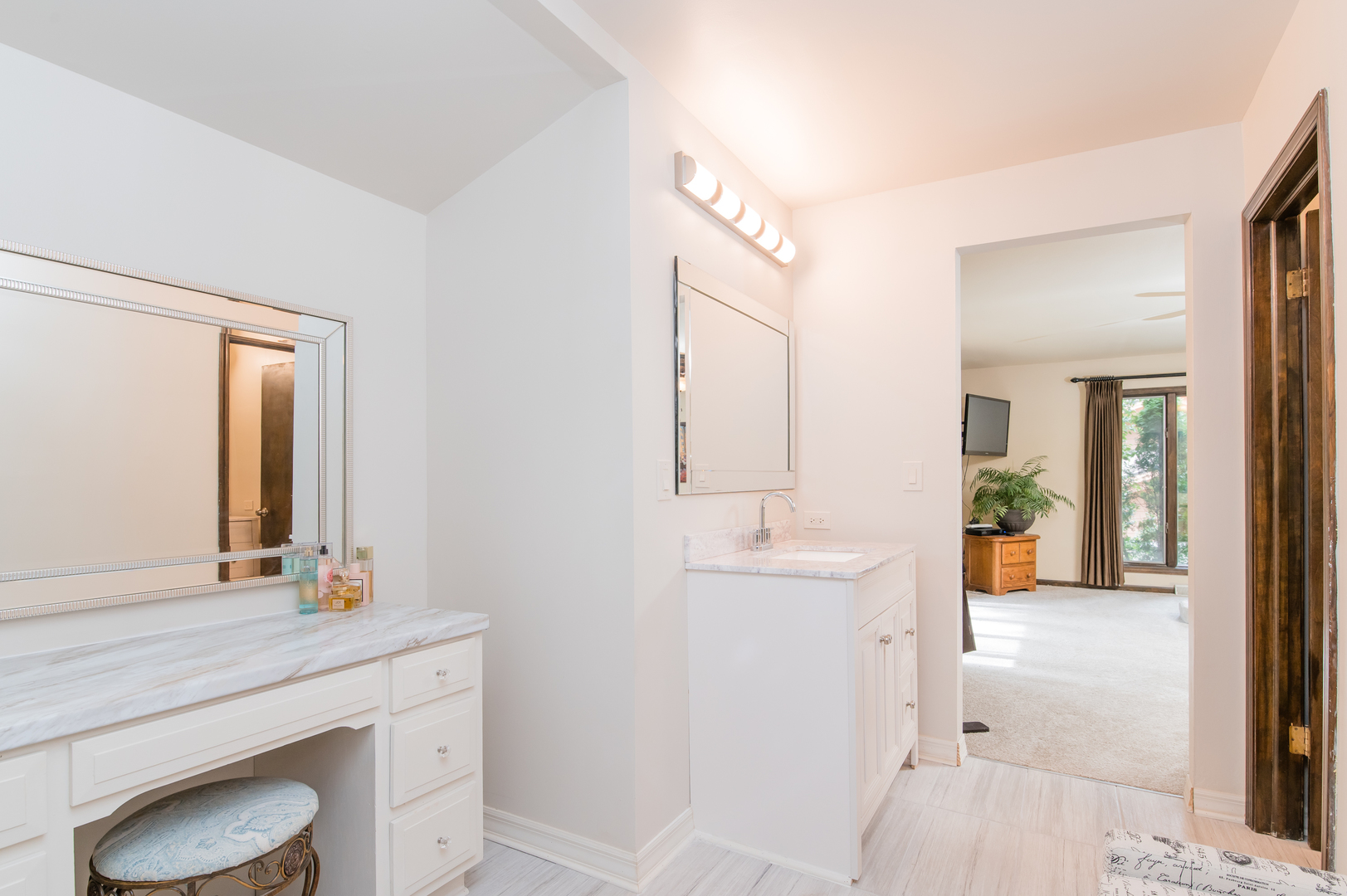 11N060 Johnstown Road, Elgin, IL 60124