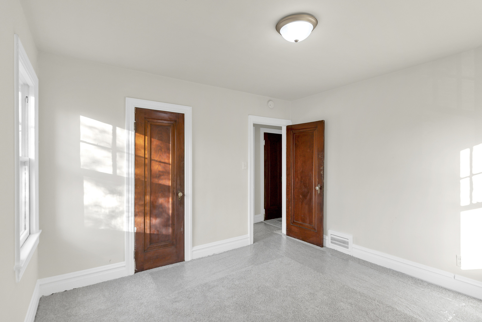 624 Lincoln Avenue, Elgin, IL 60120