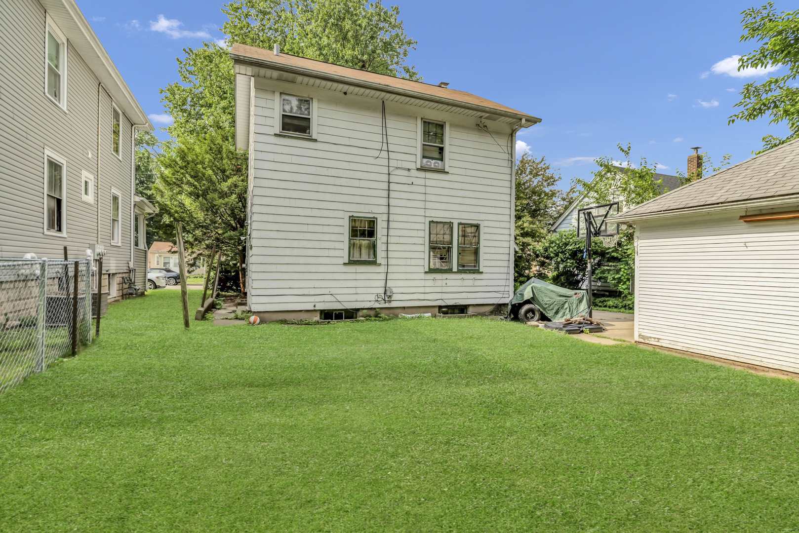 624 Lincoln Avenue, Elgin, IL 60120