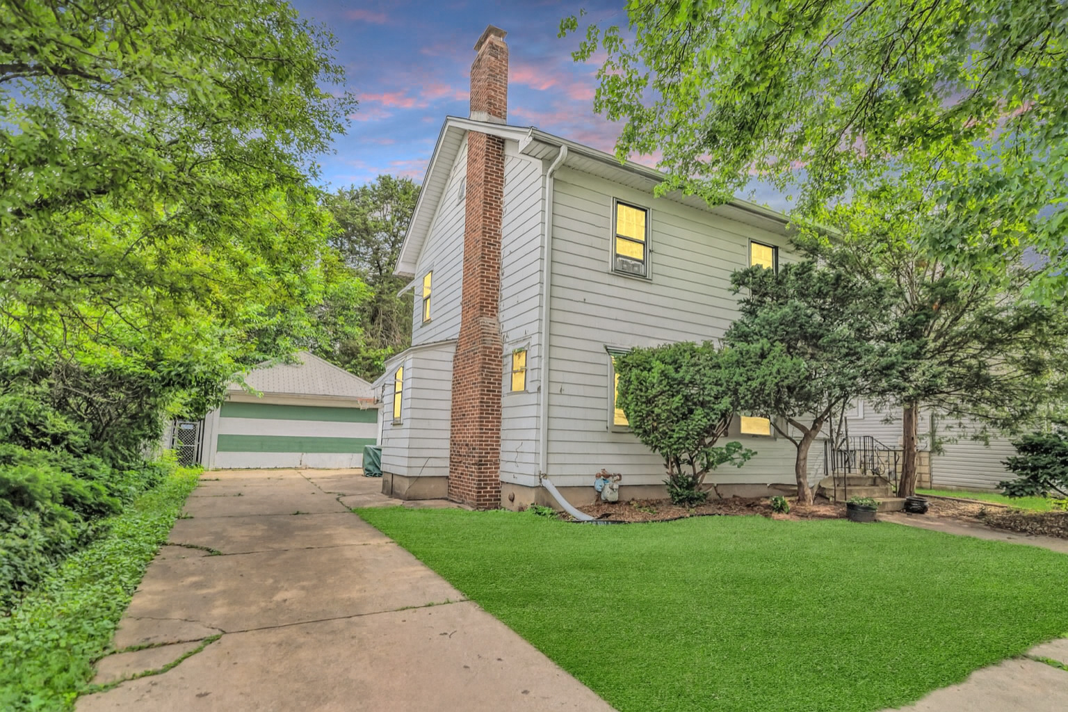 624 Lincoln Avenue, Elgin, IL 60120