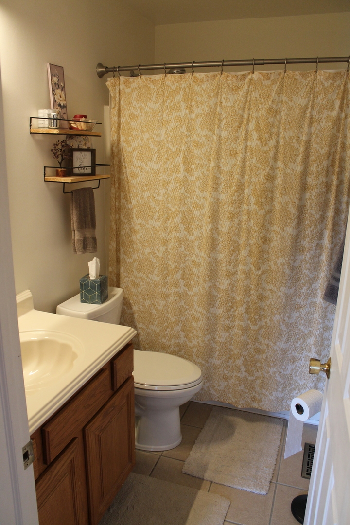 421 Klick Street, Hampshire, IL 60140