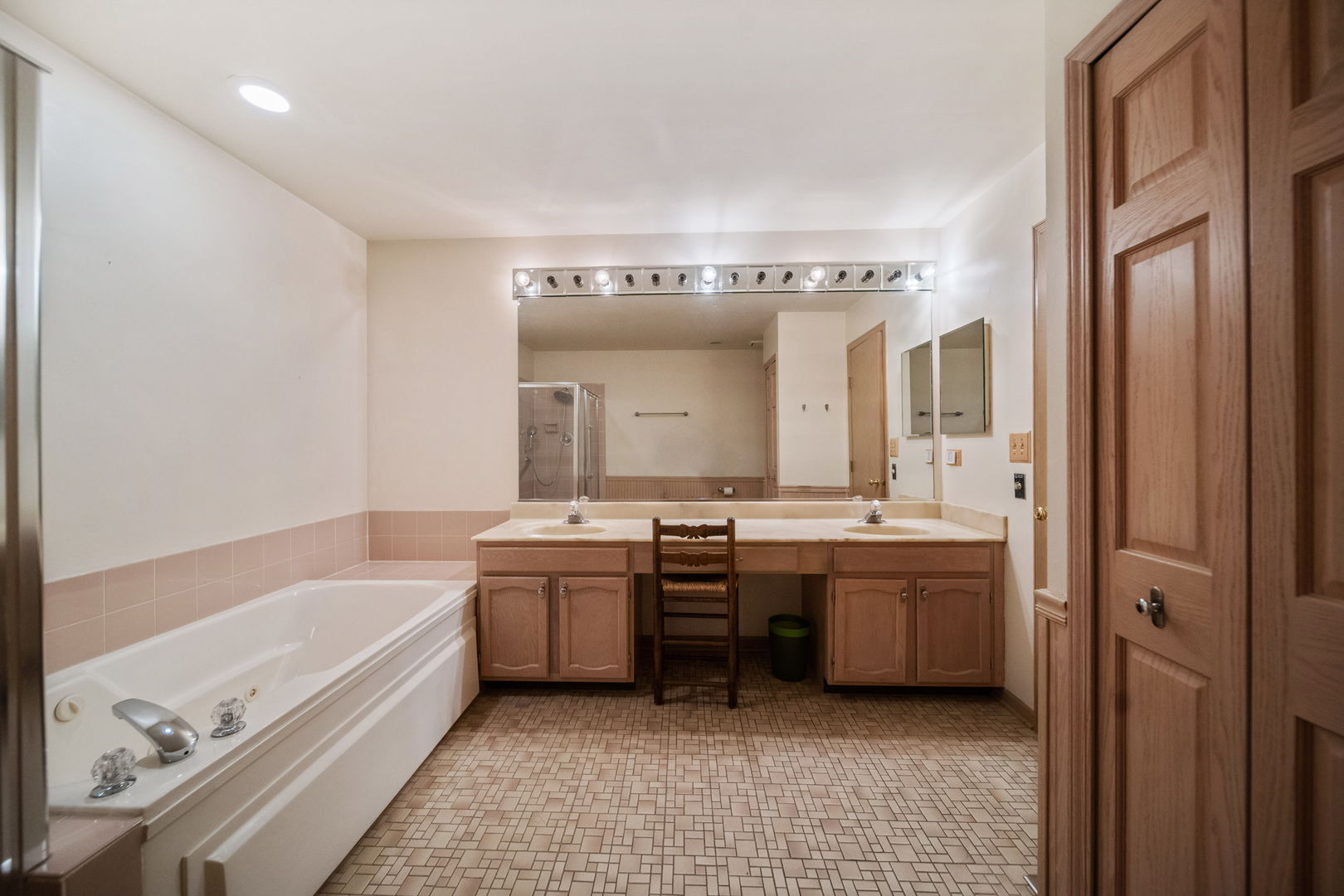 513 Rosebud Drive, Lombard, IL 60148