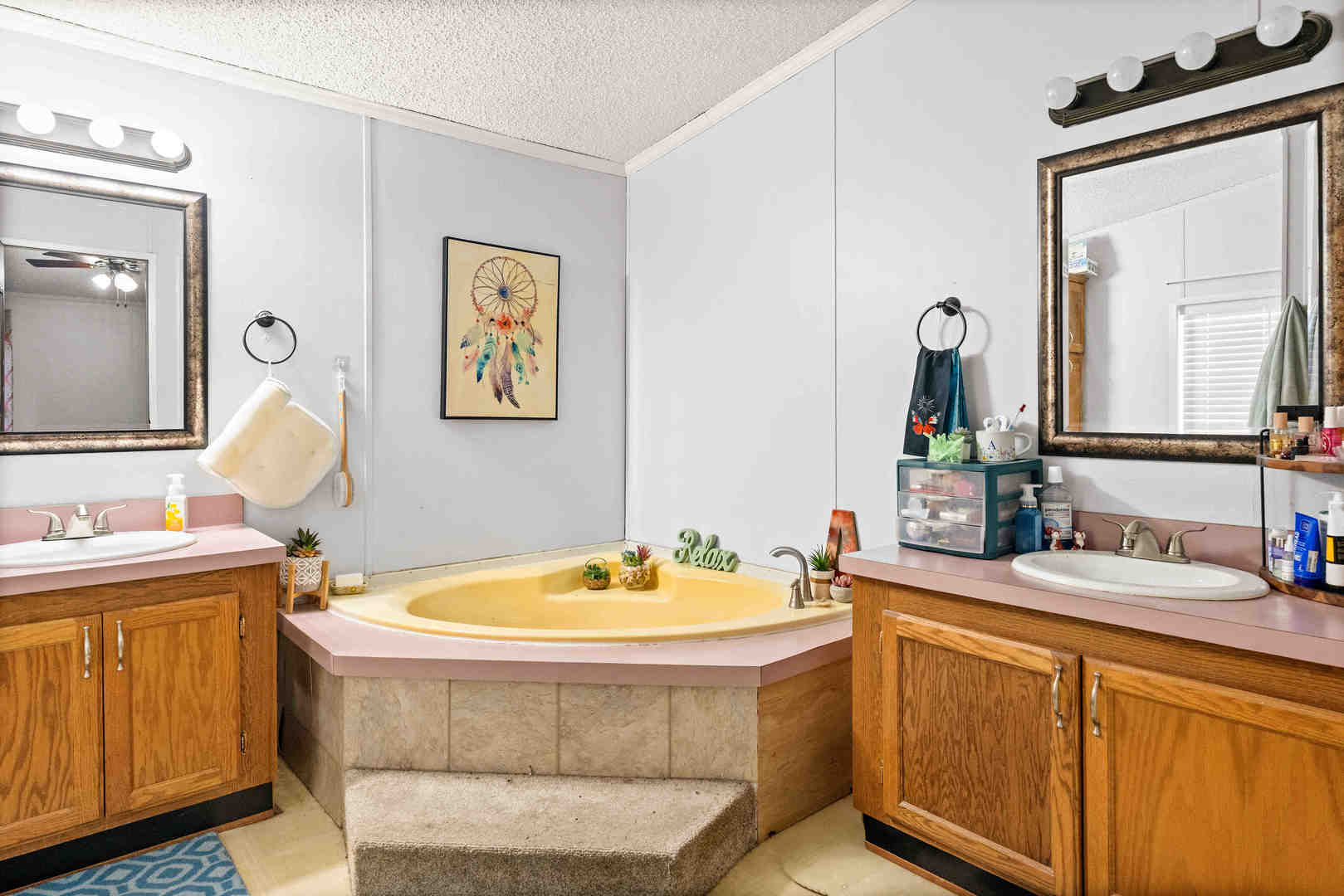 408 Ave G Avenue, Bloomington, IL 61704