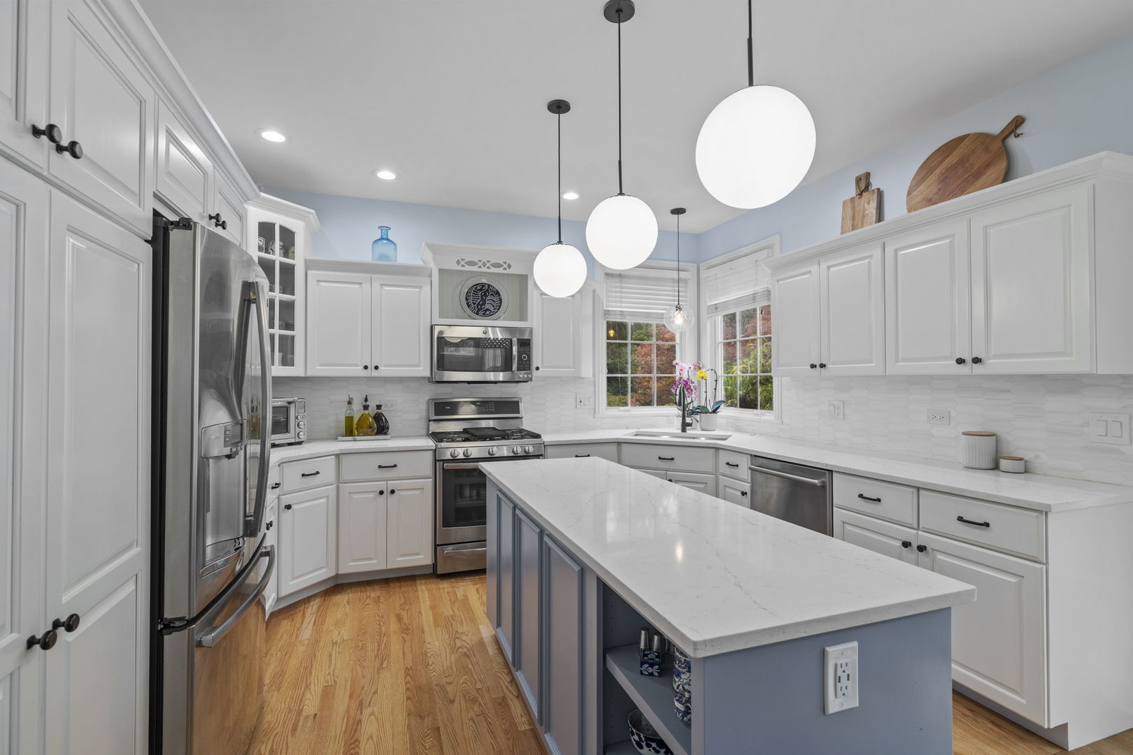 3855 Glendenning Road, Downers Grove, IL 60515