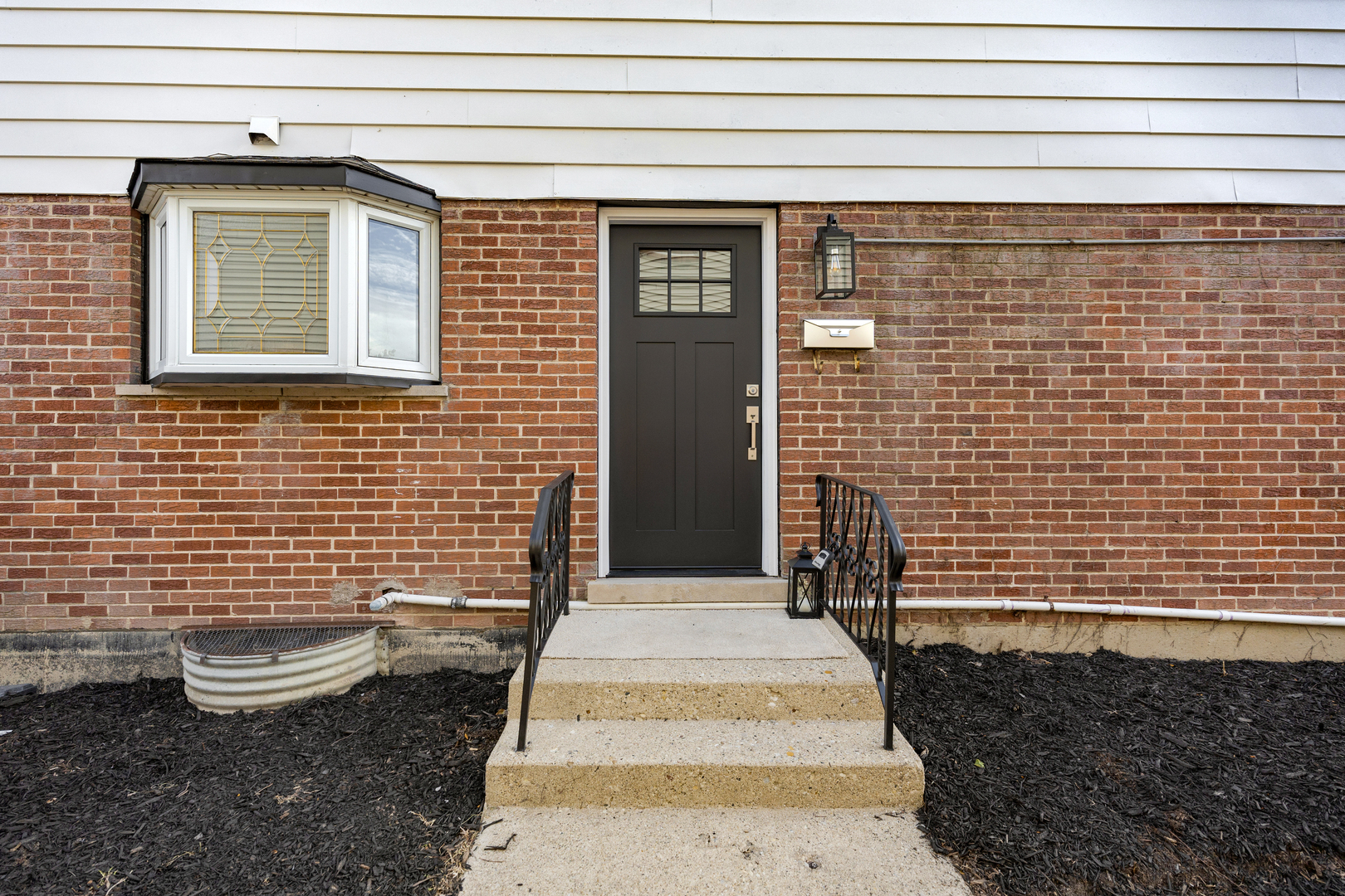 9128 Hollyberry Avenue, Des Plaines, IL 60016