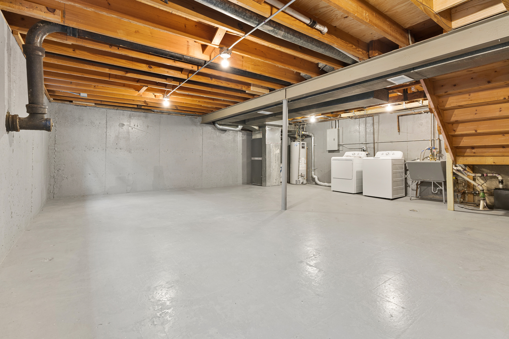 9128 Hollyberry Avenue, Des Plaines, IL 60016