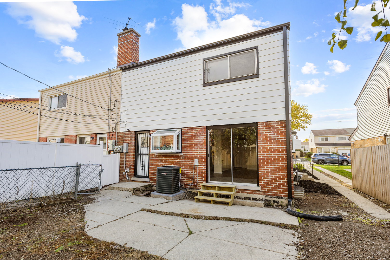 9128 Hollyberry Avenue, Des Plaines, IL 60016