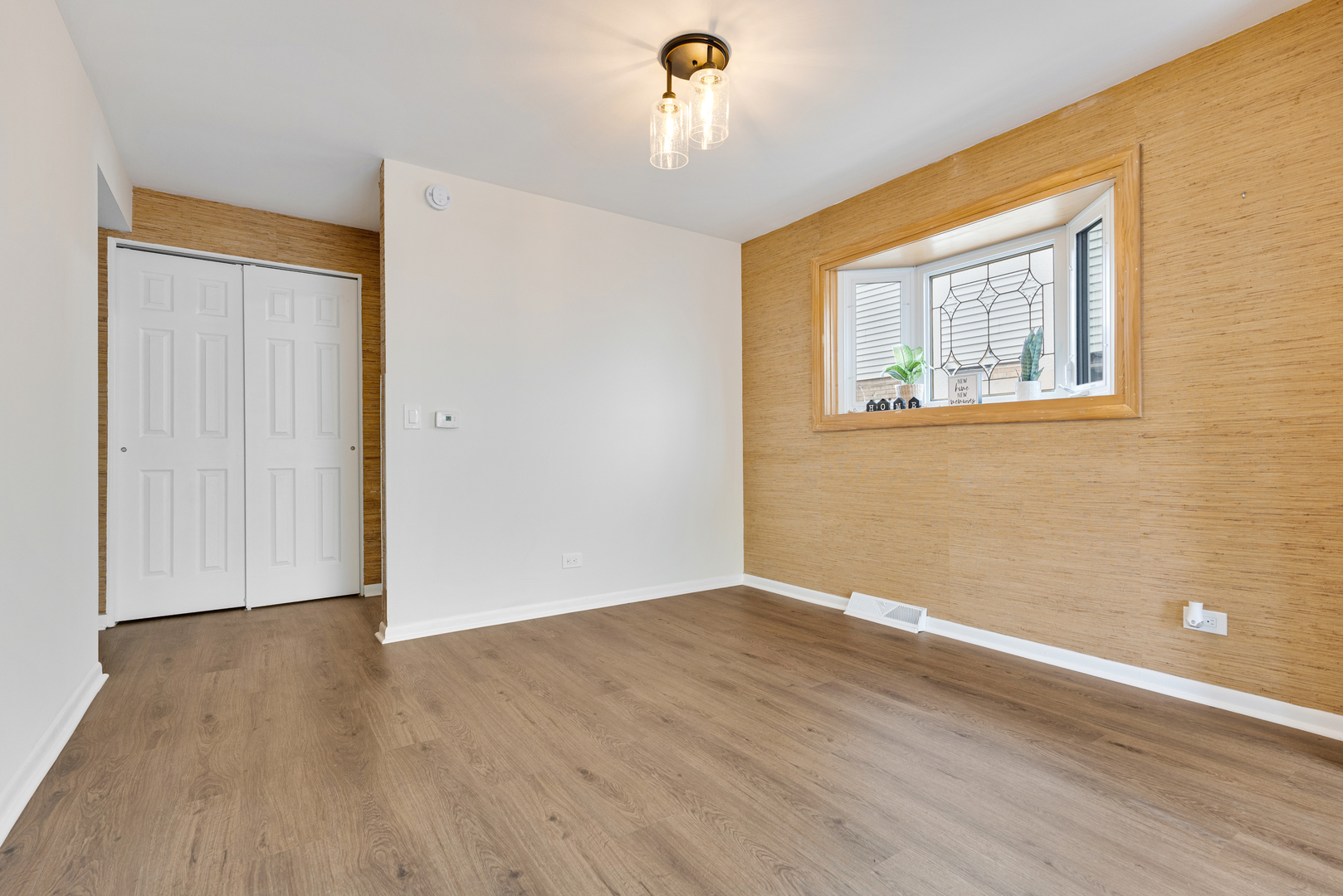 9128 Hollyberry Avenue, Des Plaines, IL 60016