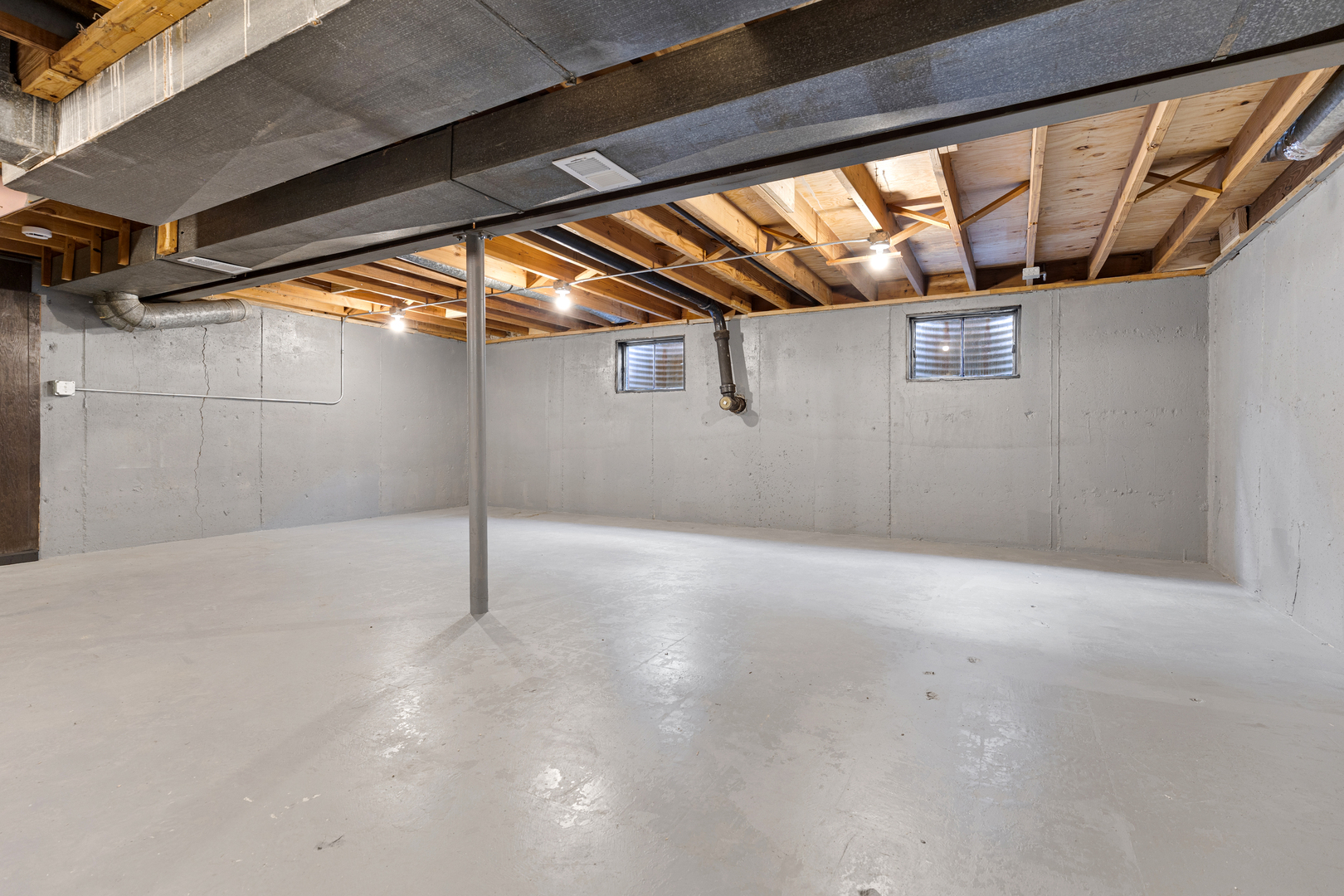 9128 Hollyberry Avenue, Des Plaines, IL 60016