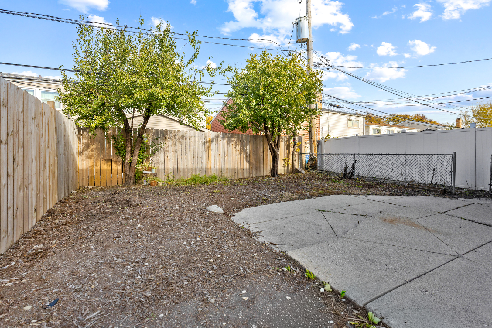 9128 Hollyberry Avenue, Des Plaines, IL 60016