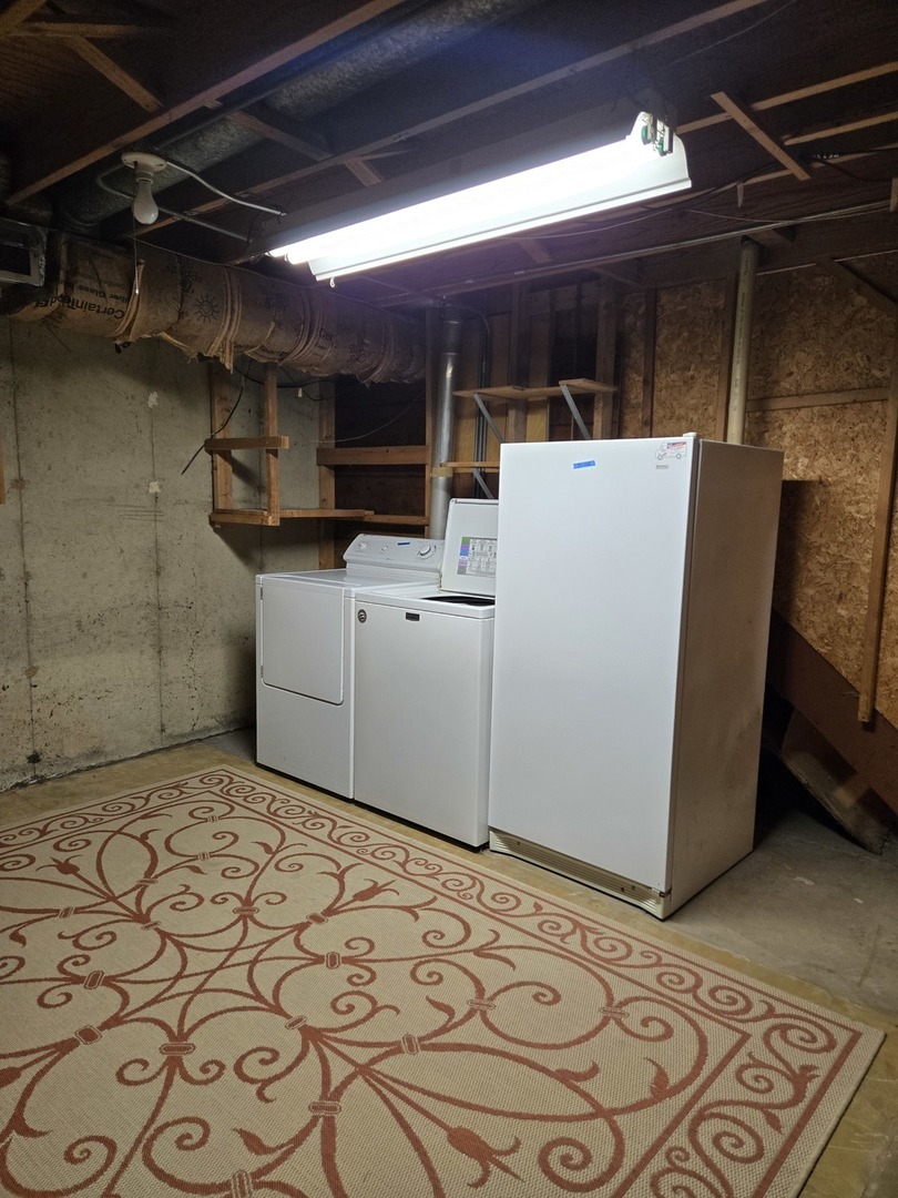 311 W Kennedy Drive, Streamwood, IL 60107