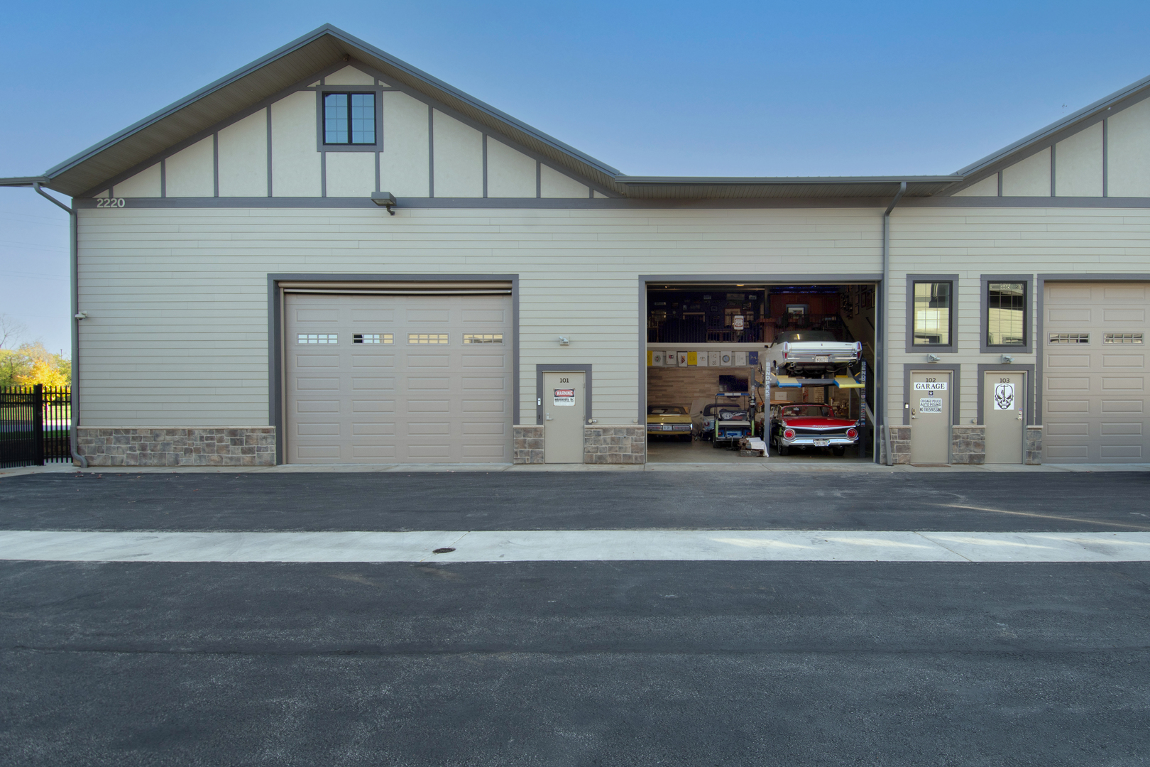 2220 Ferry Road #102, Naperville, IL 60540