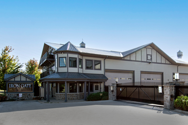 2220 Ferry Road #102, Naperville, IL 60540