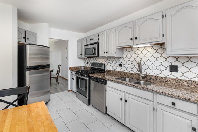 9280 Windsor Parkway, Tinley Park, IL 60487