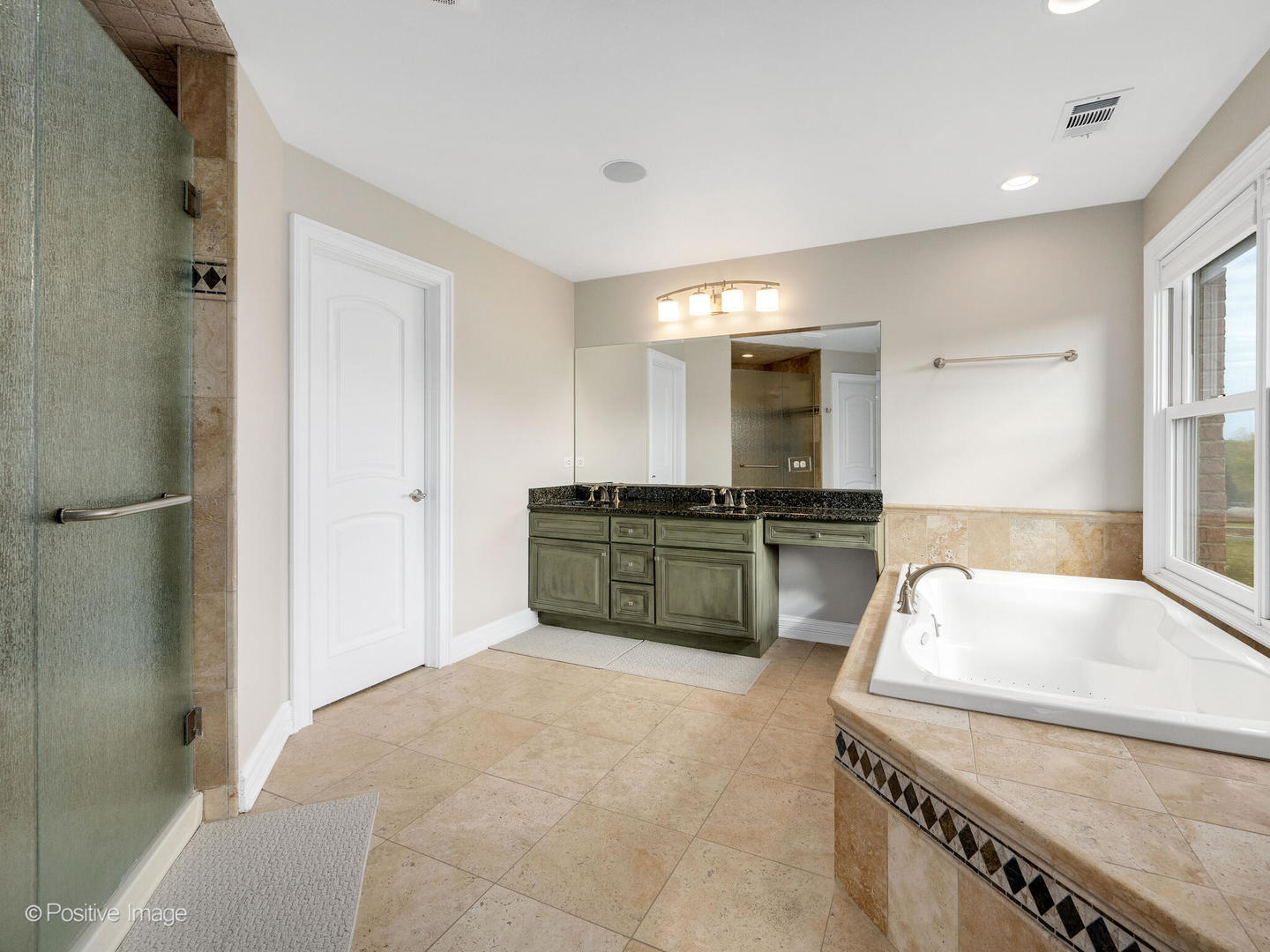 7615 Surini Lane, Crystal Lake, IL 60012