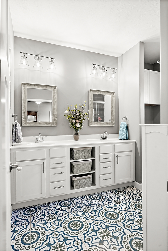 3103 Fox Creek Road, Bloomington, IL 61705