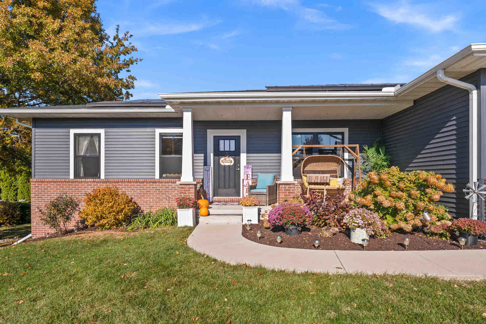 3103 Fox Creek Road, Bloomington, IL 61705