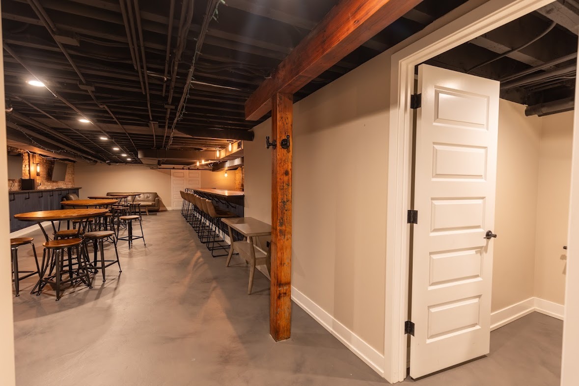 827 N Milwaukee Avenue, Chicago, IL 60642