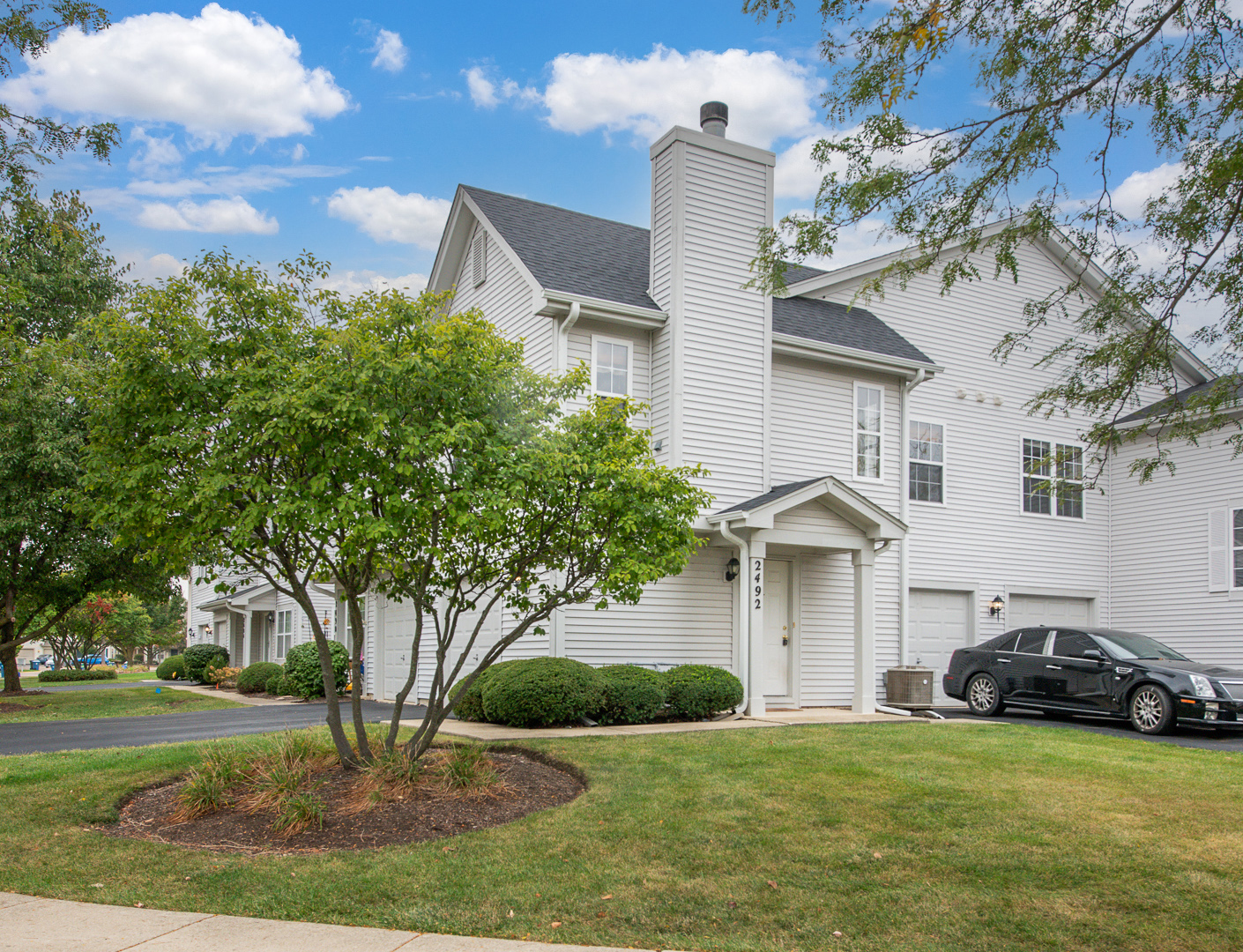 2492 Dickens Drive #2492, Aurora, IL 60503