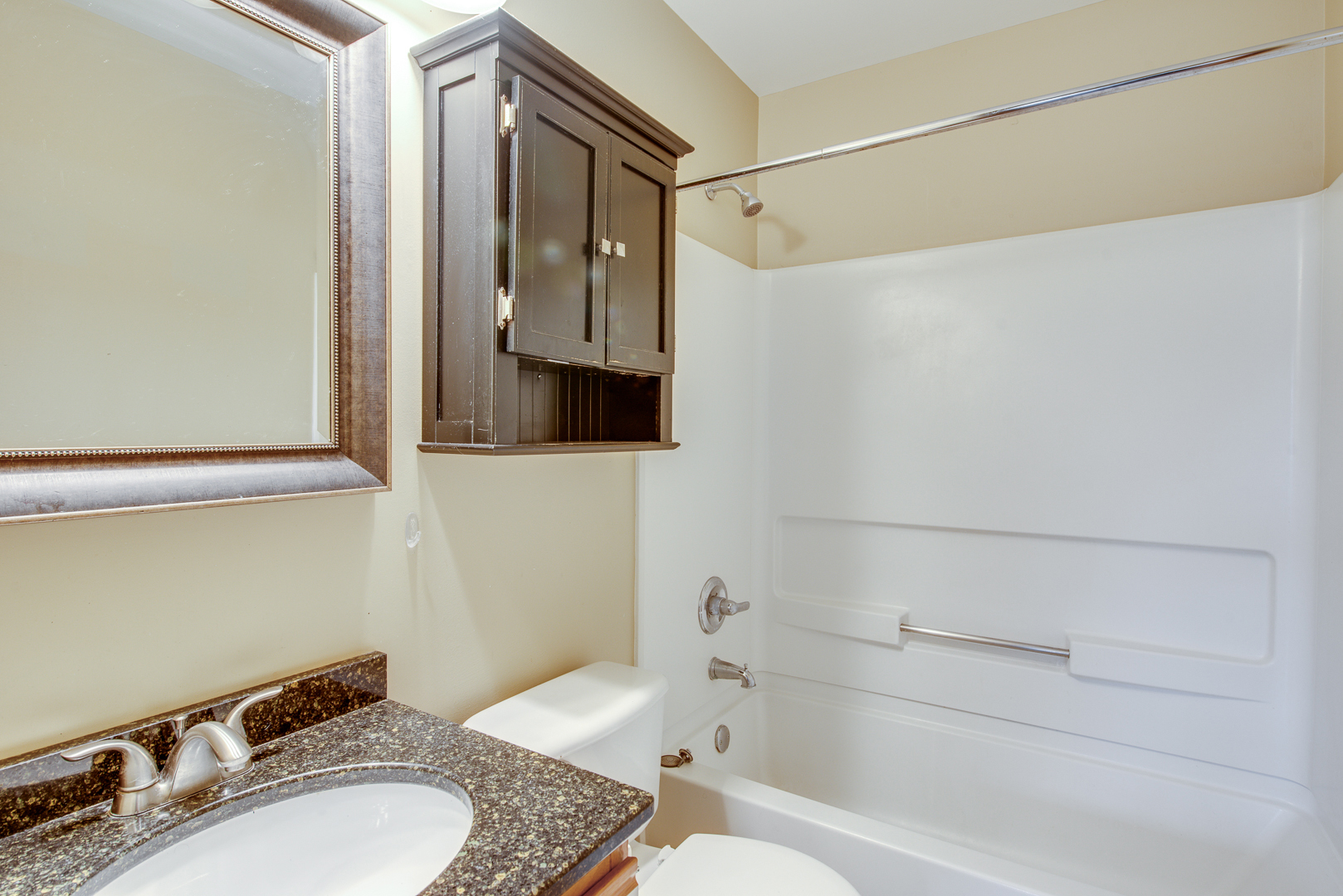 2492 Dickens Drive #2492, Aurora, IL 60503