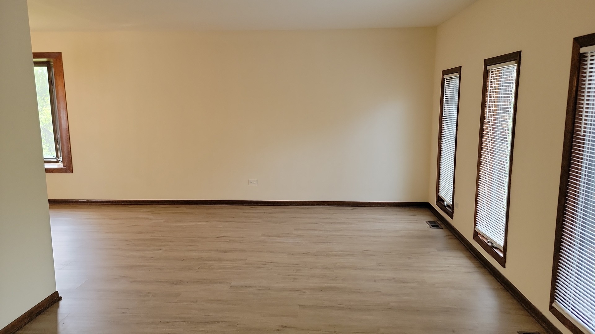 831 Violet Lane, Matteson, IL 60443