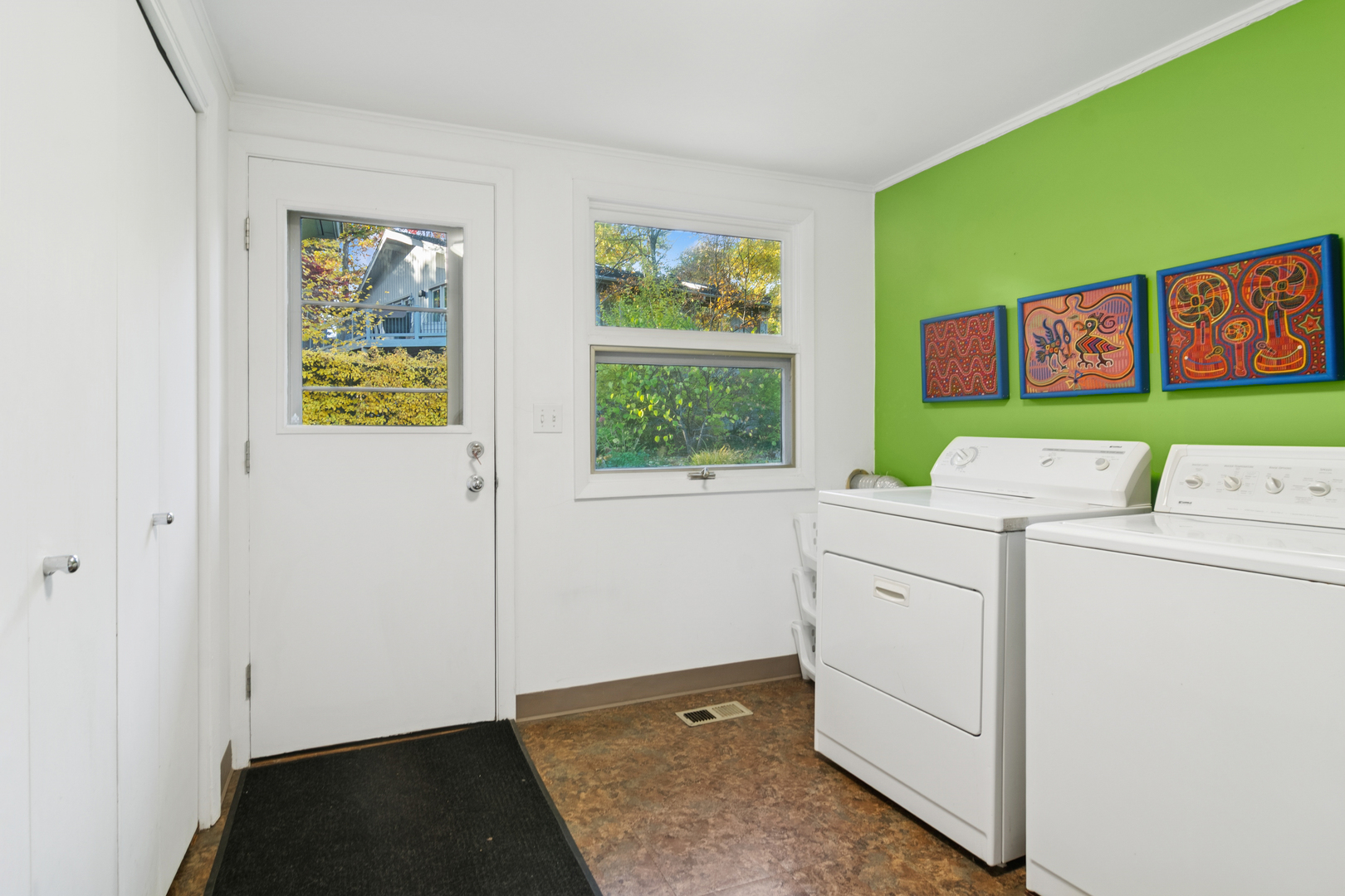 200 Edgewood Lane, Palatine, IL 60067