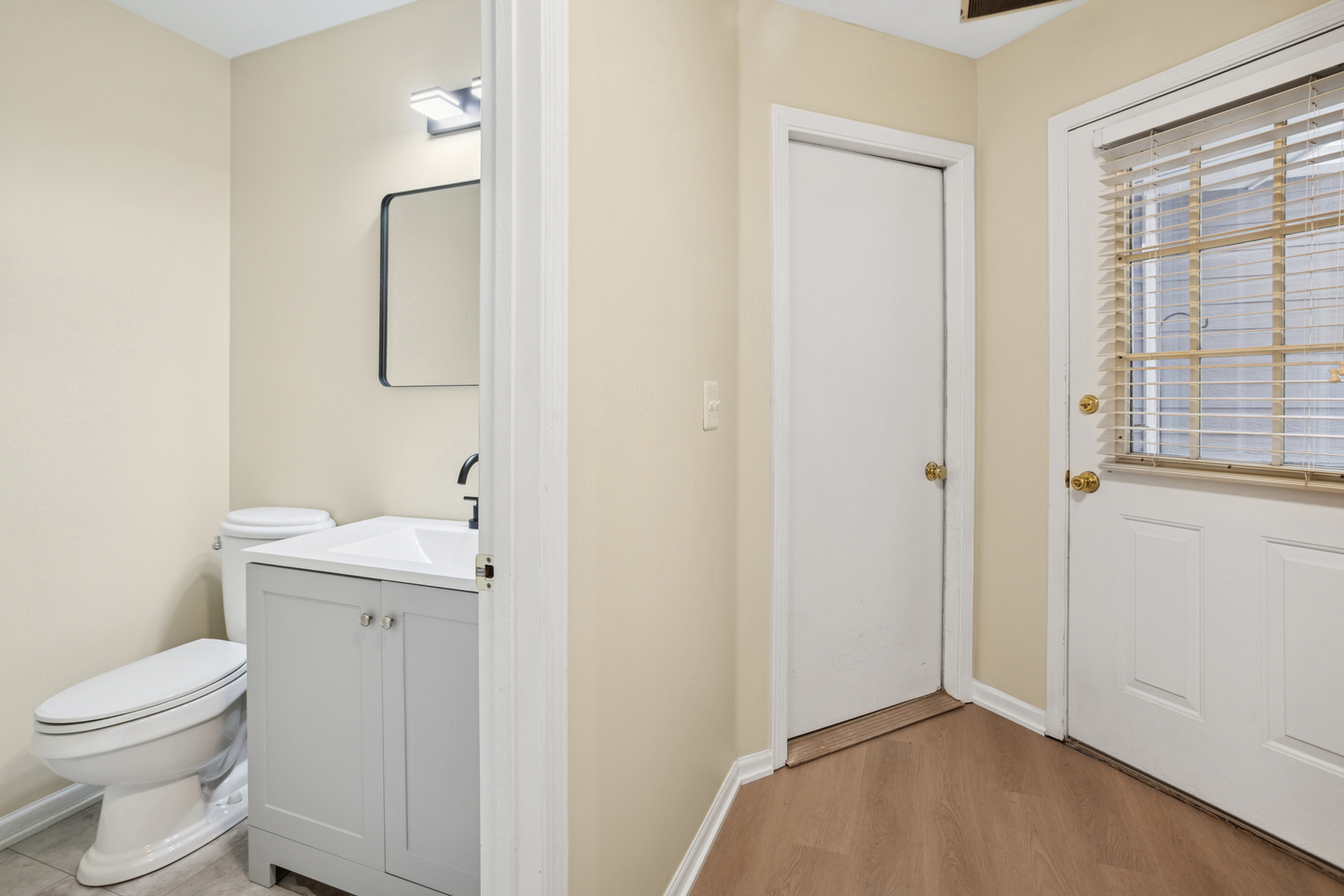 1252 S Parkside Drive, Palatine, IL 60067