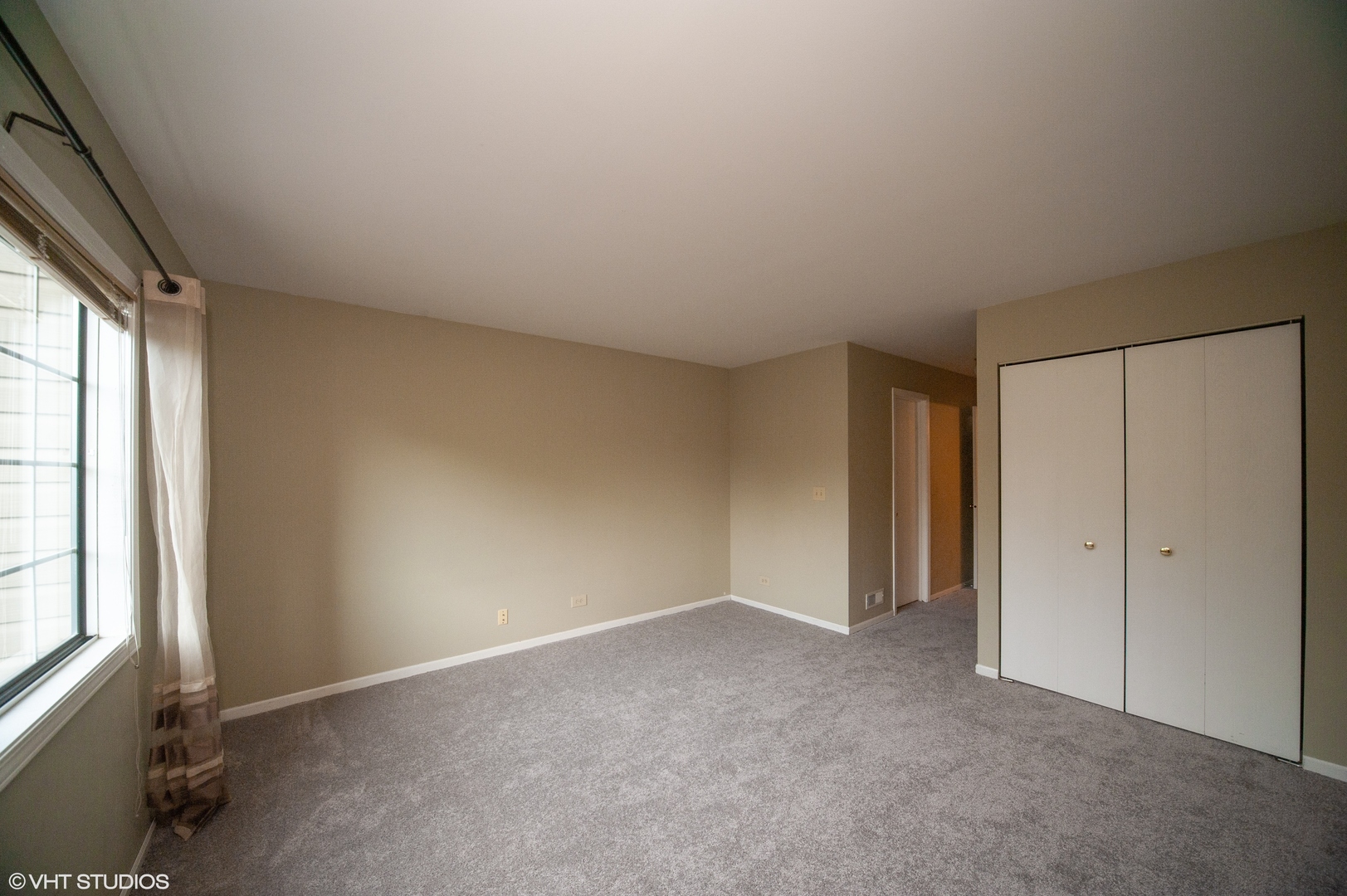 1252 S Parkside Drive, Palatine, IL 60067