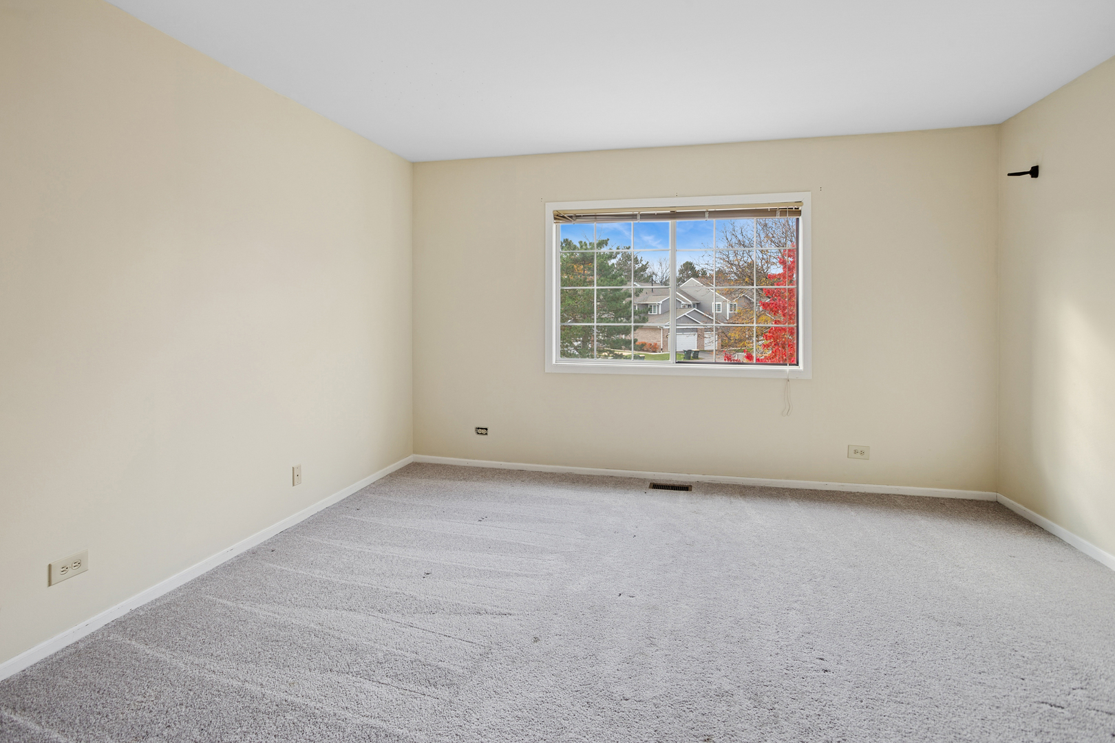 1252 S Parkside Drive, Palatine, IL 60067