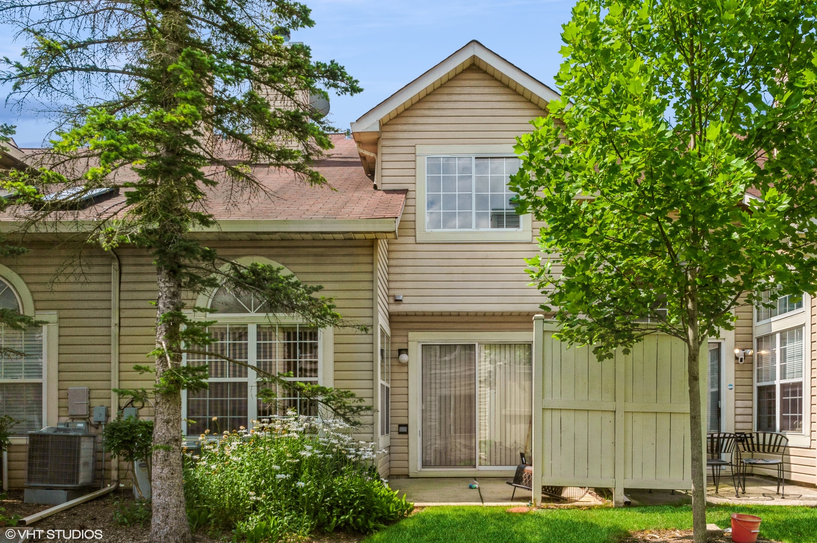 1252 S Parkside Drive, Palatine, IL 60067