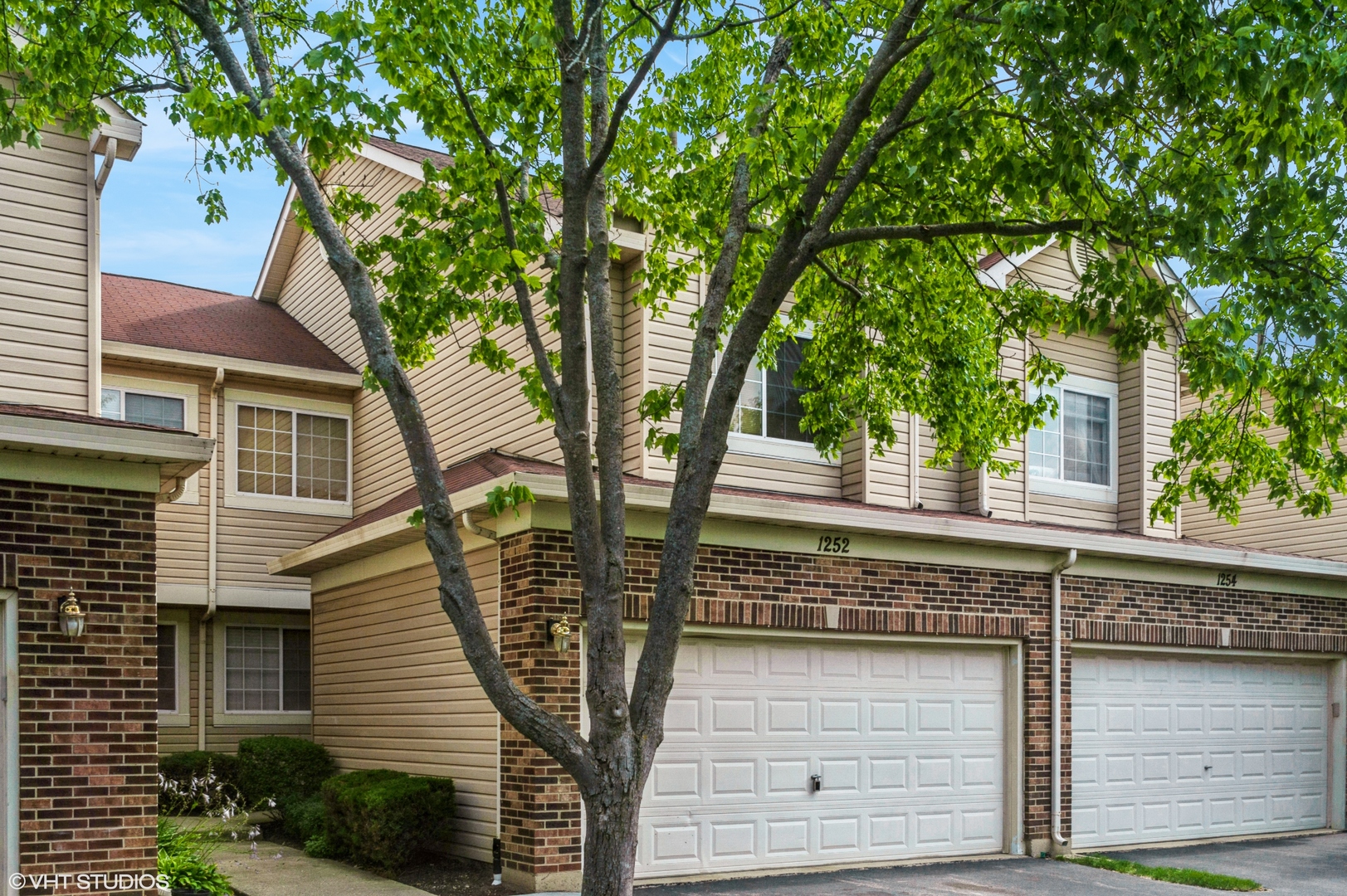 1252 S Parkside Drive, Palatine, IL 60067