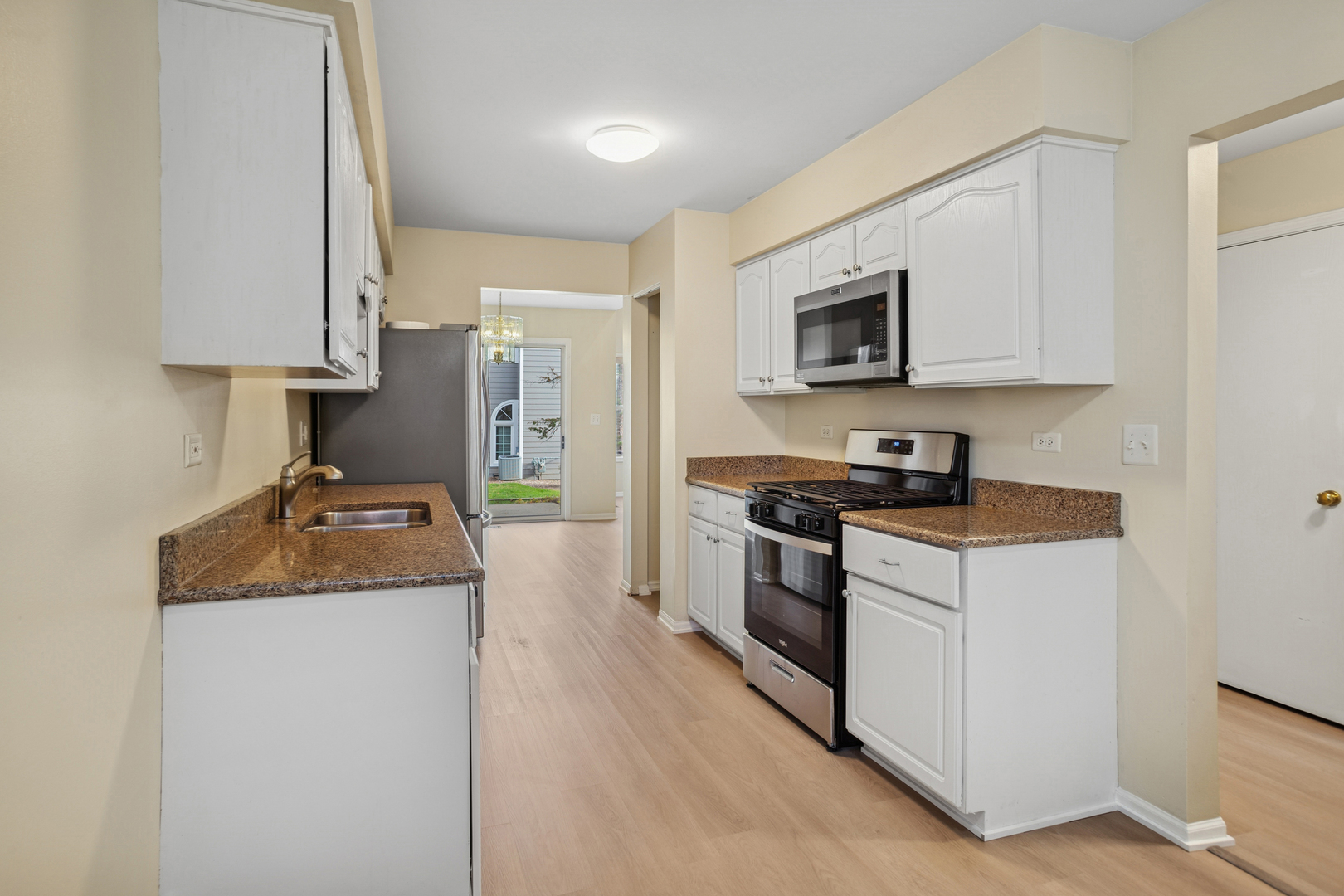 1252 S Parkside Drive, Palatine, IL 60067